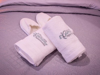 Složeni ručnici za goste u apartmanu